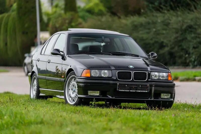 BMW M3 E36 (1995), second owner, full service history, Classic Data rating 2+, manual transmission