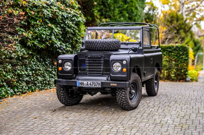Land Rover 88 Series III restored off-road classic with H license plate (1972)