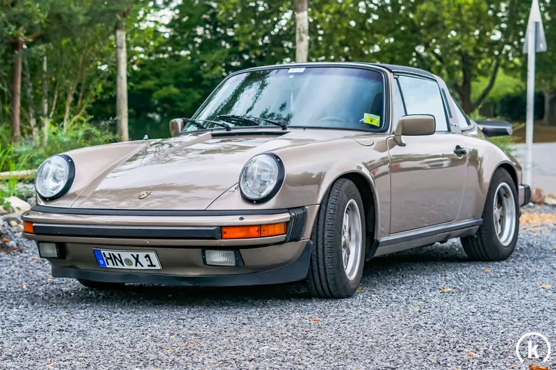 Porsche 911 3.2 Targa Fuchsfelgen Becker Traffic Pro seats newly leathered (1984)