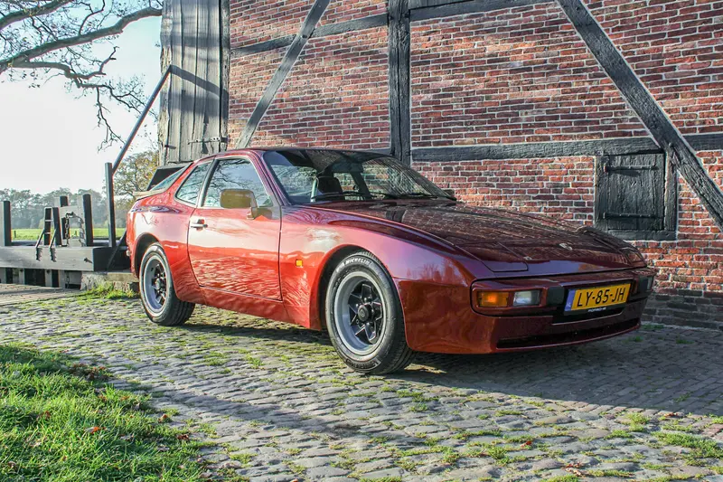 Porsche 944 2. Serie Granatrot Metallic Hackmesser Boardwerkzeug Scheckheft (1985)