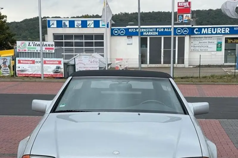 Mercedes Benz 300 SL-24V in Silber aus 1. Hand Umfangreiche Ausstattung (1989)