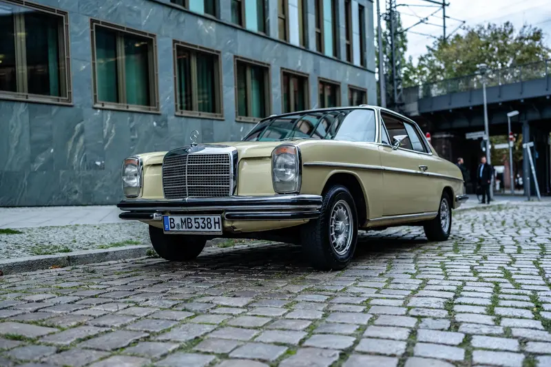 Mercedes-Benz W114 280 CE Coupé Restauriert Unfallfrei 16.000 € Investitionen Ahorngelb (1972)