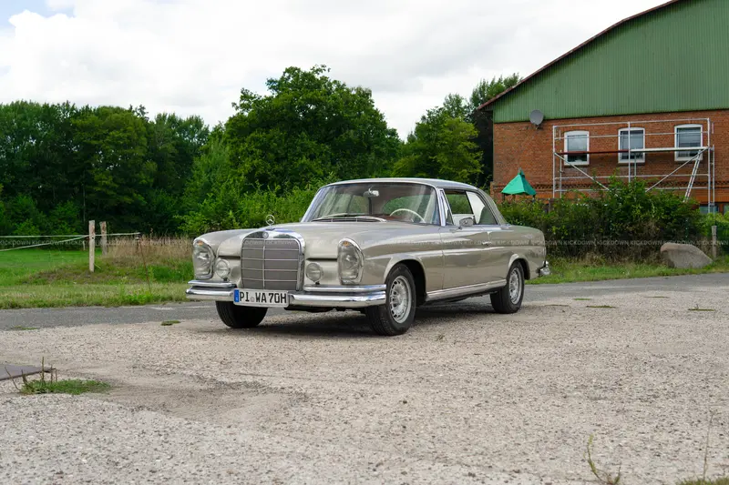 Mercedes-Benz 250 SE Coupe