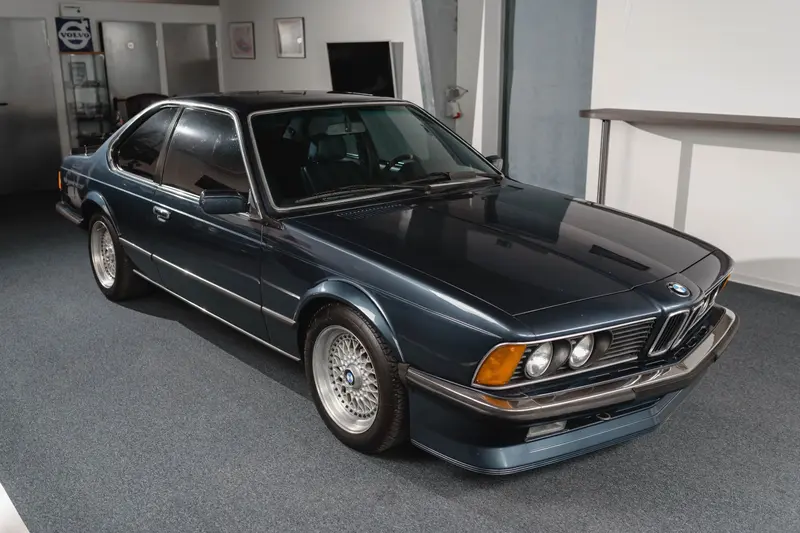 BMW E24 M635 CSI Schiebedach Leder 5-Gang Schalter 17" Felge (1984)