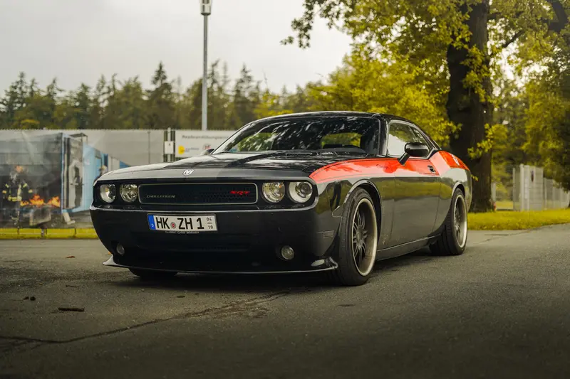 Dodge Challenger SRT V8 Perleffektlackierung Umfangreiche Ausstattung Zugelassen Lederbezug (2009)
