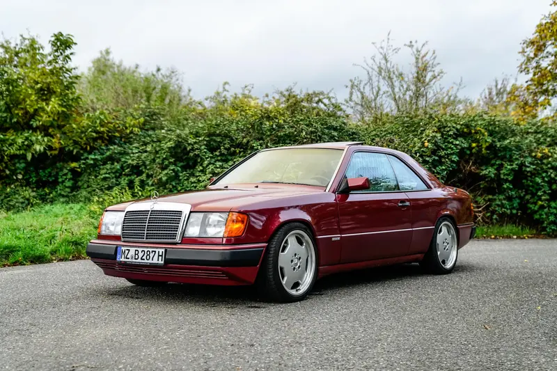 Mercedes-Benz W124 300 CE 24V Teilrestauriert Aus 2. Hand Getrag-Getriebe AMG-Leichtmetallfelgen Schiebedach (1991)