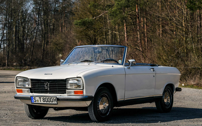 Peugeot 304 Cabriolet with H license plate, classic color combination (1971)