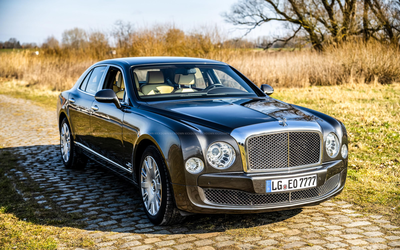 Bentley Mulsanne with complete checkbook in special color dark brown metallic, VAT shown (2014)