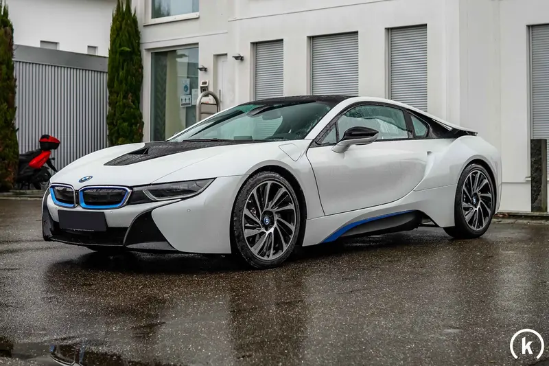 BMW i8 Coupé aus 1. Hand Nur 6.000 km Laufleistung lückenloses Scheckheft (2015)