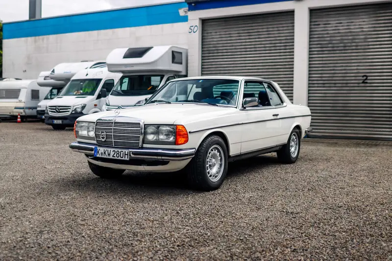 Mercedes Benz W123 280 CE (1982) mit H-Kennzeichen, sehr umfangreiche Ausstattung, Gutachten Note 2