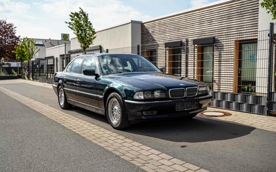 BMW E38 740i Limousine in Oxfordgrün Metallic deutsche Erstauslieferung Sitzheizung Scheckheft guter Zustand (1995)