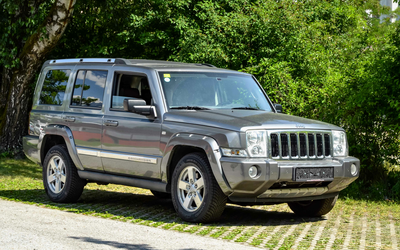 Jeep Commander Limited 3.0 V6 Diesel matching numbers aus 2. Hand 7-Sitzer neue Reifen Leder Sitzheizung Einparkhilfe (2006)