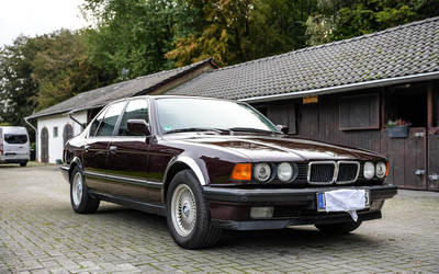BMW E32 730i With V8 engine From 3rd hand Accident-free 13.300 € Investment German first delivery (1992)