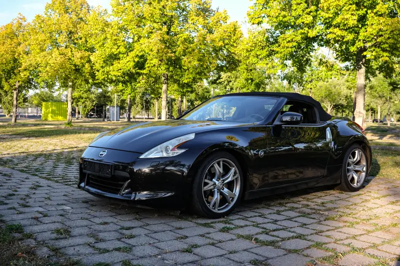 Nissan 370Z Roadster Aus 2. Hand Unfallfrei Nur 80.000 km (2010)