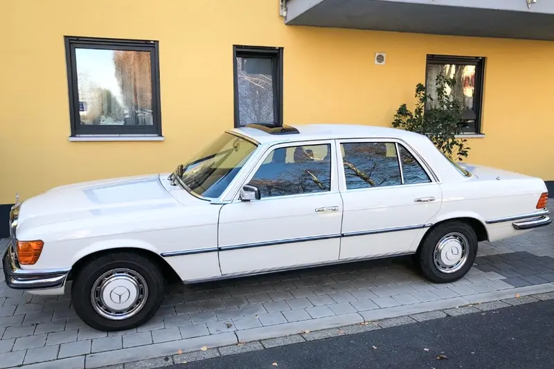 Mercedes-Benz W116 280 SE (1979)