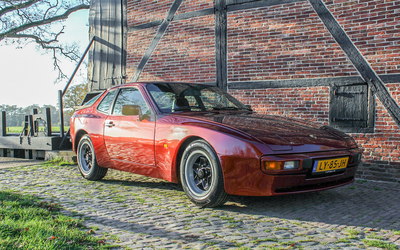 Porsche 944 2. Serie Granatrot Metallic Hackmesser Boardwerkzeug Scheckheft (1985)