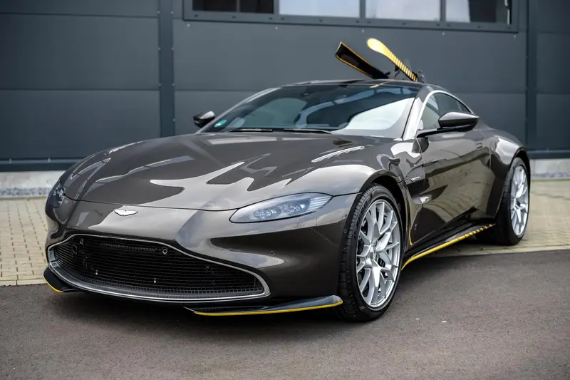 Aston Martin Vantage James Bond 007 aus 1. Hand Limited Edition 1 of 100 Handschaltung Hervorragender Zustand (2021)