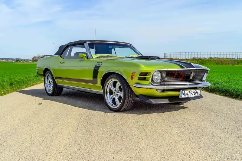 Ford Mustang Boss 302 Tribute Umbau 4.9 Liter mit Leichtmetallventildeckel aus 2. Hand Wertgutachten Note 2+ (1970)