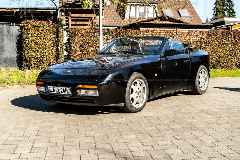 Porsche 944 S2 Cabriolet with H license plate and checkbook (1991)