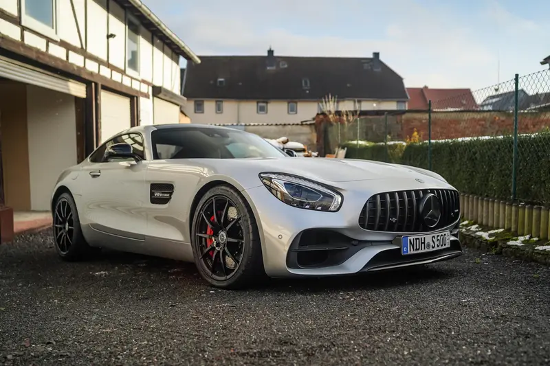 Mercedes Benz AMG GTS in SIlbergrau Lückenloses Scheckheft Performance Paket (08/2018)