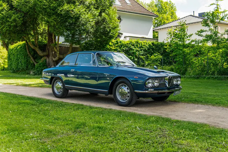 Alfa Romeo 2600 Sprint (1967), extensively restored, inspection rating: 2+, recently serviced