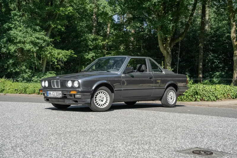 BMW 318i Baur E30 Cabriolet (1983), 5-Gang-Handschalter, frischer TÜV, klassische Farbkombination