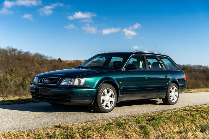 Audi S6 C4 Volleder Anhängerkupplung 290PS V8 6-Gang Schaltgetriebe (1997)
