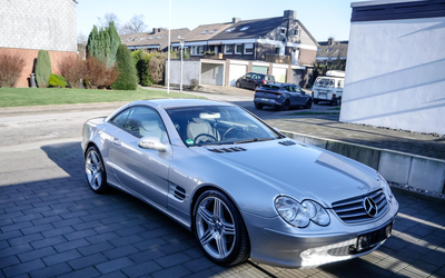 Mercedes Benz R230 SL350 from 3rd hand in silver Mileage only 57,500 km Lowering (2003)