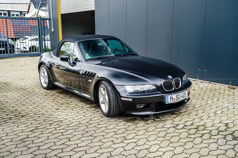 BMW Z3 2.8 Cabriolet (2000) from 3rd hand, accident-free, soft top renewed