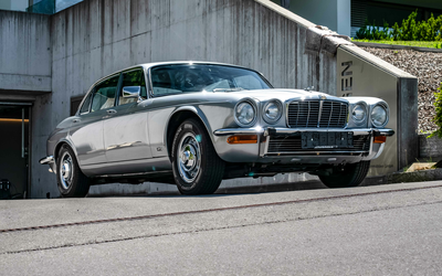 Jaguar XJ6 4.2 from 3rd hand accident-free only 63,000 km mileage (1978)
