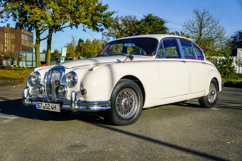 Jaguar Daimler 250 Saloon V8, Teilrestauriert, sehr gepflegt (1965)