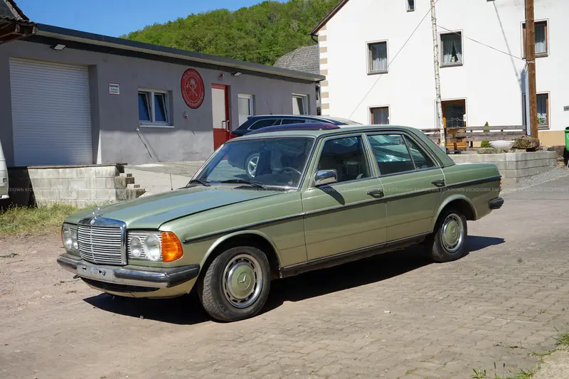 Mercedes-Benz W123 300D Matching Numbers gegeben, gepflegter Originalzustand, Garagenfahrzeug (1978)