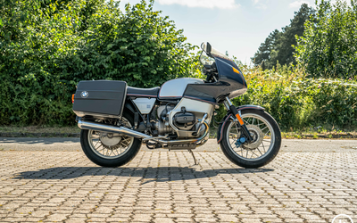 BMW R 100 RS Typ-247 2. Hand mit Hartschalen-Reisekoffer sehr guter Zustand (1979)