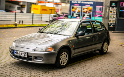 Honda Civic, 2nd hand heirloom, 4.000 € invested, as good as new brake system (1993)