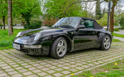 Porsche 911 993 Carrera 4 Cabrio German first delivery complete checkbook black / black electric windows (1994)