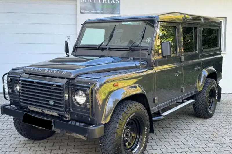 Land Rover Defender 110 E Station Wagon (2013)
