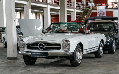 Mercedes-Benz W113 230 SL Pagoda Restored Accident-free Very well-maintained condition Approved H license plate (1964)