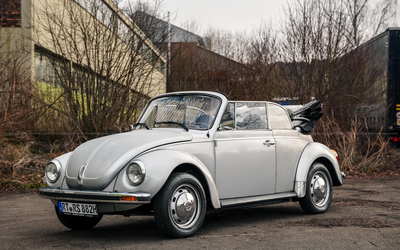 Volkswagen Beetle 1303 LS Cabriolet with H license plate, new soft top (1978)
