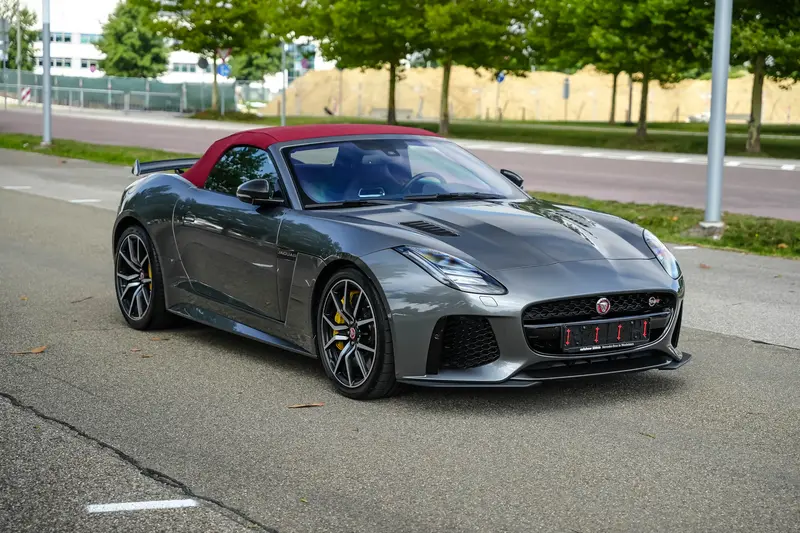 Jaguar F-Type SVR Cabrio aus 2. Hand MwSt. ausweisbar Jaguar Approved Garantie 1 von 117 Stück (2018)