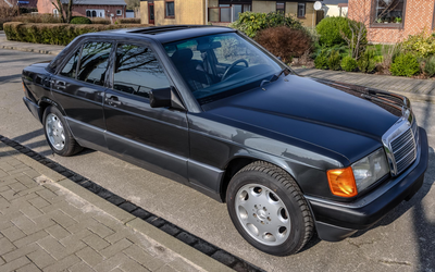 Mercedes Benz 190E Umfangreiche Ausstattung Regelmäßige Wartung (1992)