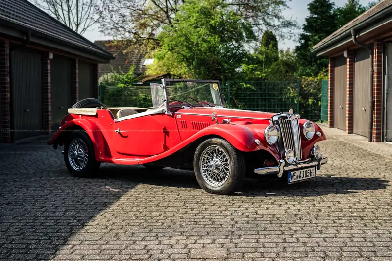 Gentry Mayflower (1969), aufgebaut auf Triumph Vitesse, mit Sechszylinder, TÜV und H-Kennzeichen