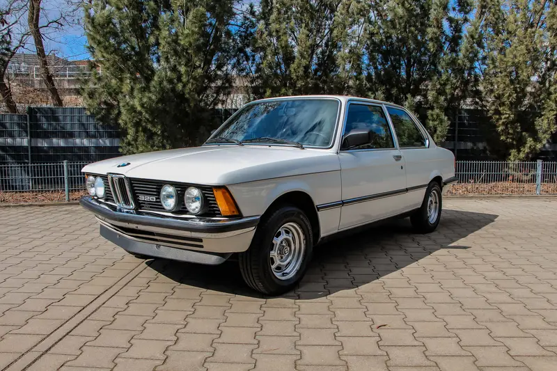 BMW E21 320/6 Alpine White 5-speed 122 hp (1981)