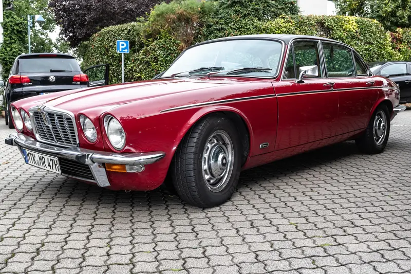 Jaguar XJ 12 from 1st hand very good condition matching numbers V12 engine (1976)