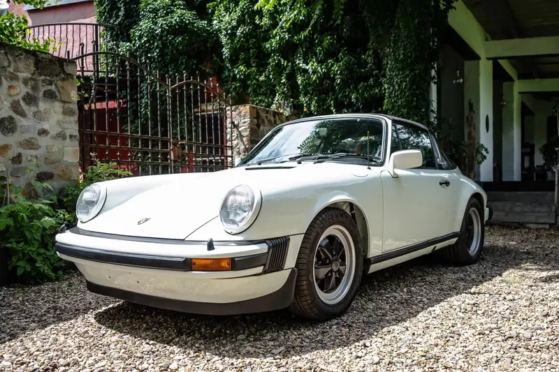 Porsche 911 3.0 SC Targa (1979), very good condition, restored, hydraulic chain tensioner, short evaluation grade 2+