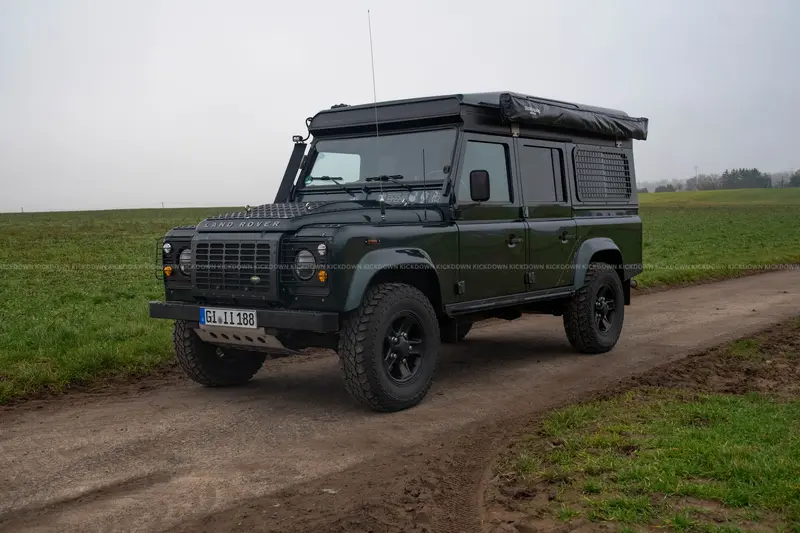 Land Rover Defender 110 TD4 (2008) mit Wohnmobilzulassung, Kennfeldoptimierung auf 162 PS, hochwertiger Expeditions- und Camperausbau