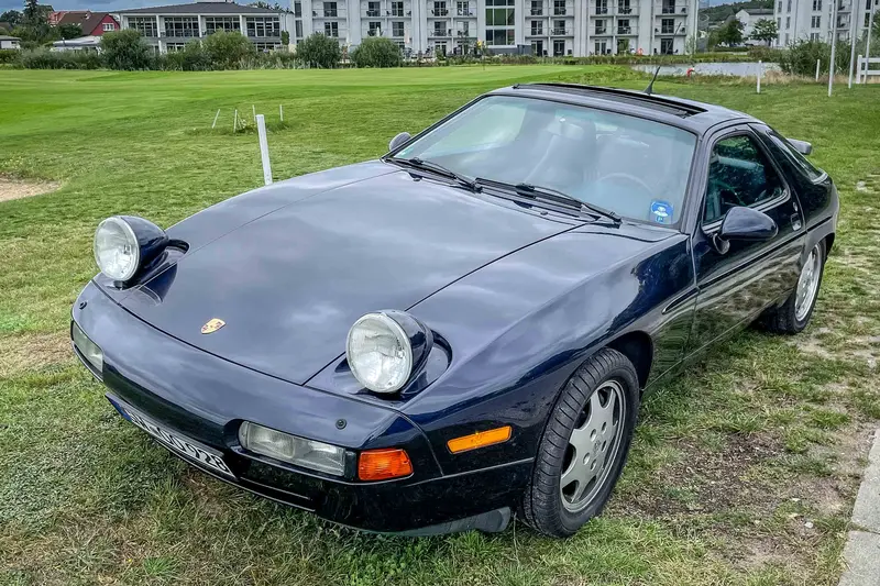 Porsche 928 S4 Historie, neue Bremsen, Klima, Schiebedach, ZR neu (1991)