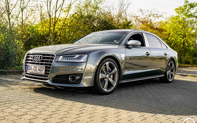 Audi A8 L full equipment Alcantara headliner ceramic brake former diplomatic vehicle (2017)