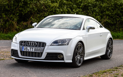 Audi TTS Checkbook maintained € 7,000 Investment Extensive equipment and documentation Leather interior Very well-maintained condition (2008)