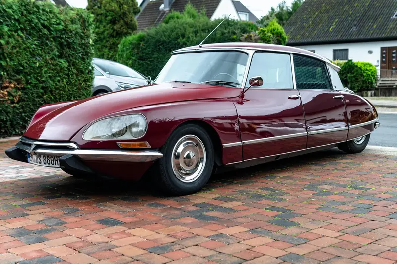 Citroën DS 21 Pallas Restauriert Gelbes Fernlicht (1968)