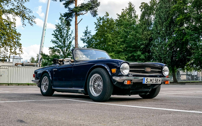 Triumph TR6 Restored Folding roof 10.900 € Investments Complete checkbook 6-cylinder in-line engine with 95 hp (1975)